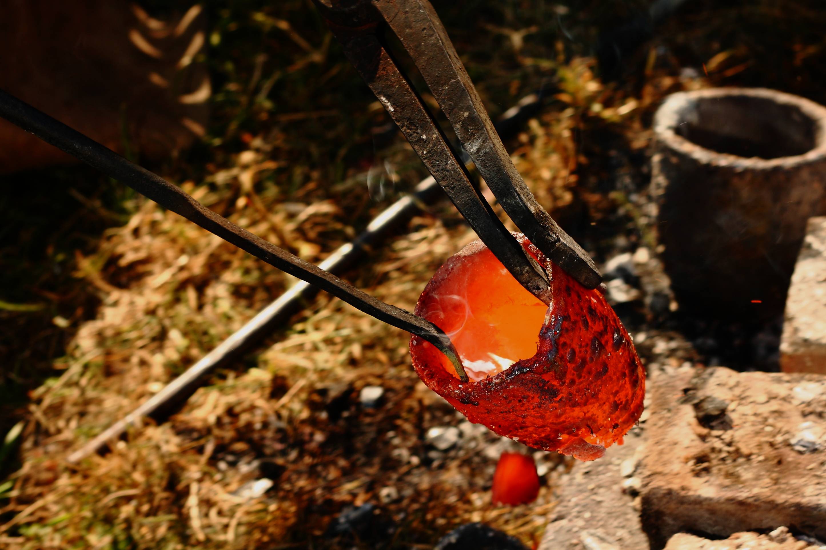 …
  fließen soll die Glockenspeise in der rechten Weise