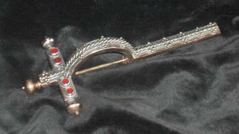 Grosse Roemische Zwiebelknopffibel mit Carneol_2_Roemer