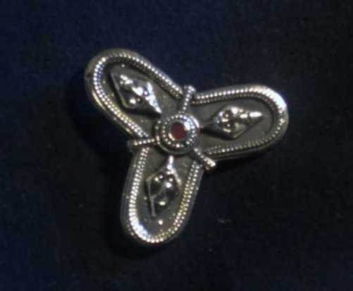 Kleeblattfibel_Haithabu_Wikinger